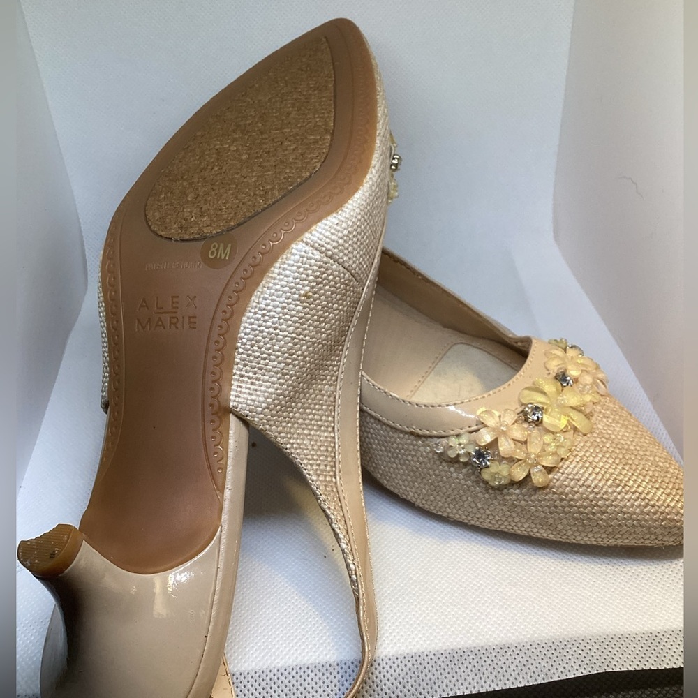 NEW ALEX MARIE Cream & Yellow Floral Flats - Picture 2 of 10